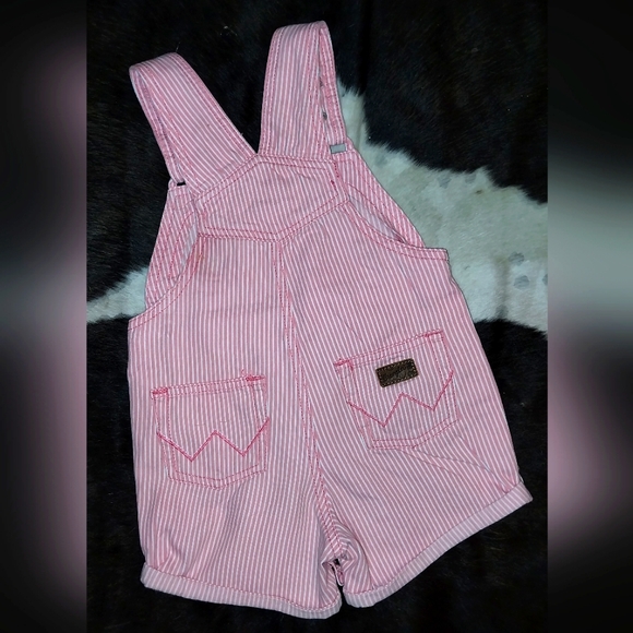 Infant girl's Wrangler overall shorts - Picture 1 of 5